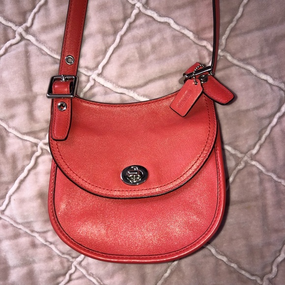 Coach Satchel - Picture 1 of 4